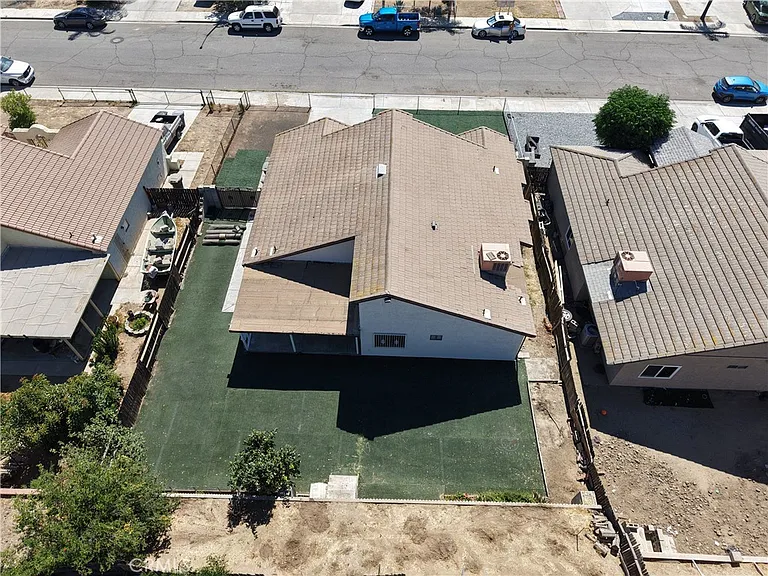 834 Shana Ct — Photo 4