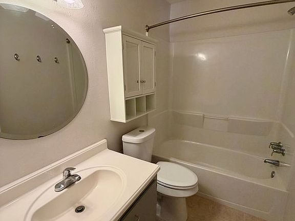 3rd image of 18210 Almonte Ln