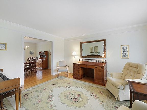 3rd image of 10024 Primrose Cir