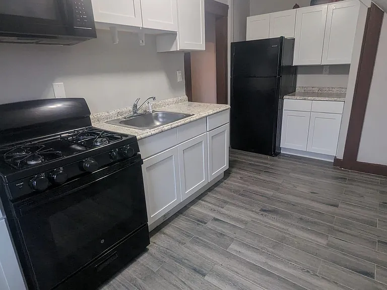 89 Hubinger St #3A — Photo 8