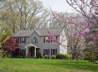 42 Green Pond Rd, Belvidere, NJ 07823