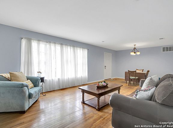 5th image of 1126 Dunlap Dr