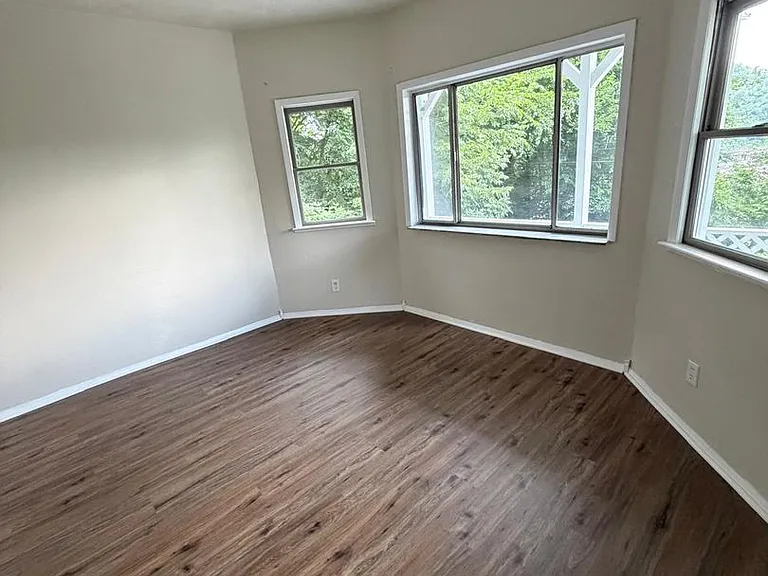 18 Morningside Ave — Photo 3