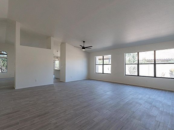 3rd image of 10942 W Bermuda Dr