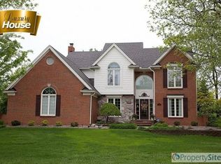 1973 Blue Grass Dr, Rochester Hills, MI 48306