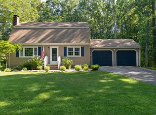 11 Champlain Dr, Old Lyme, CT 06371