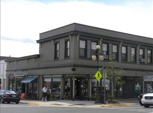 103 W Main St, Harbor Springs, MI 49740