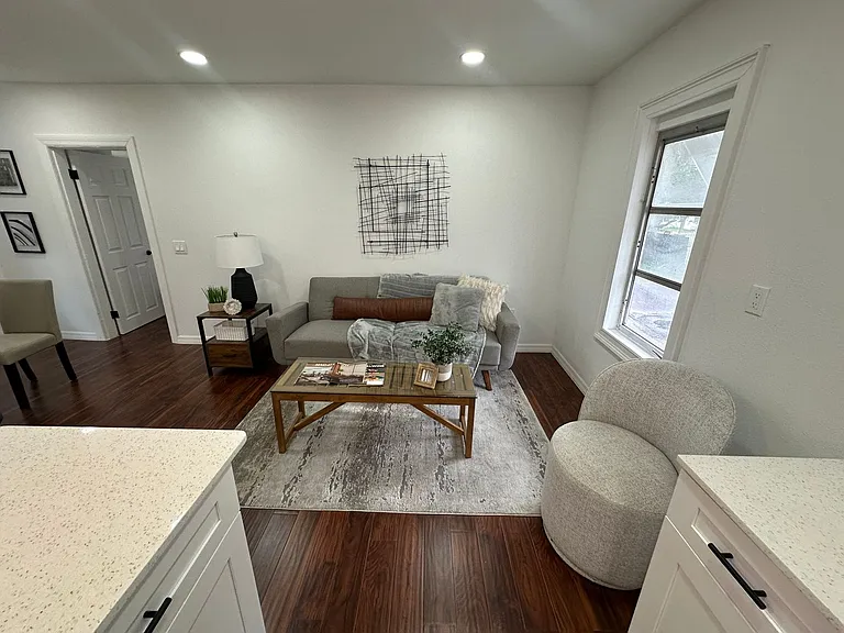6506 N Wellington Ave #B — Photo 6
