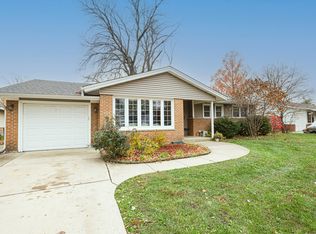 225 Placid Way, Elk Grove Village, IL 60007