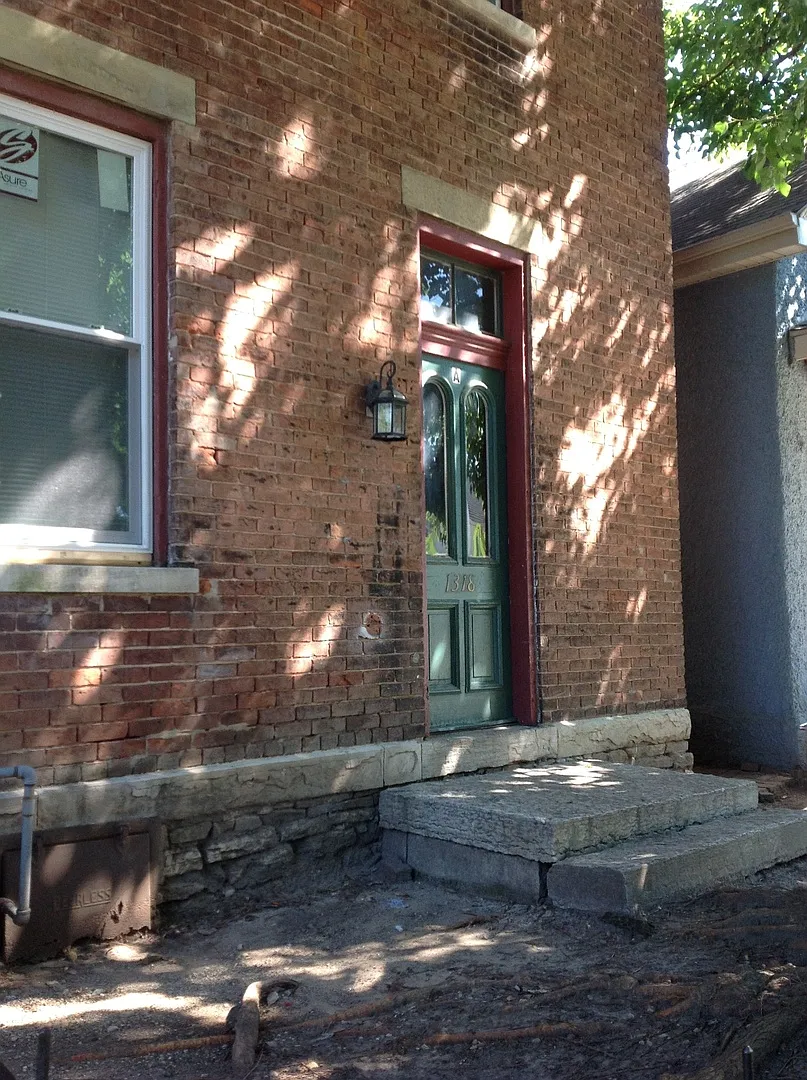 Building Photo - The Green Door