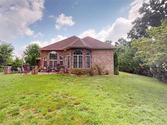 4th image of 311 Freedom Dr