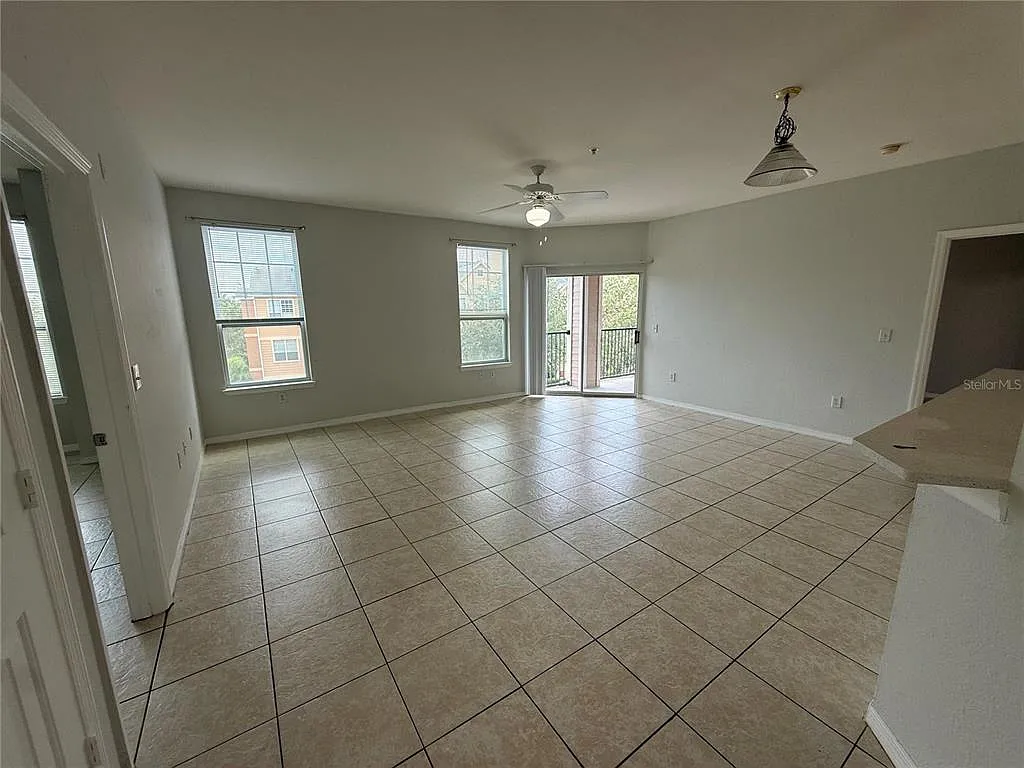 2 bed, 2.0 bath, 1031 sqft, $1,795 — Photo 2
