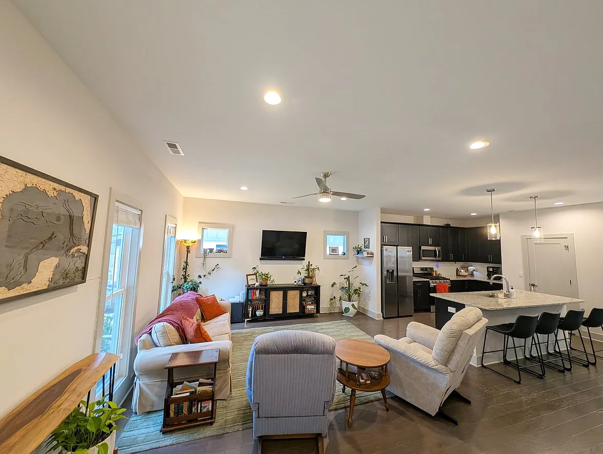 3 bed, 2.5 bath, 1532 sqft, $3,400 — Photo 4