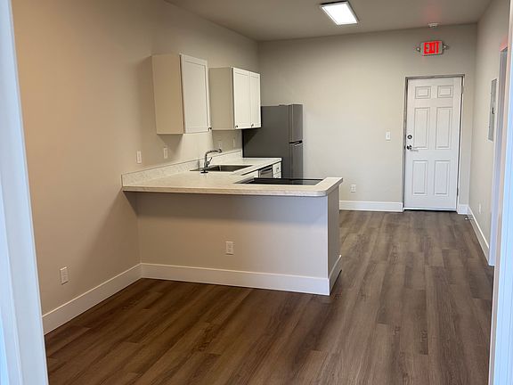 3rd image of 19 S Main St APT 21-1