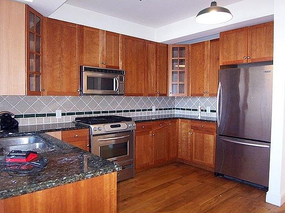 4th image of 300 Communipaw Ave APT 237
