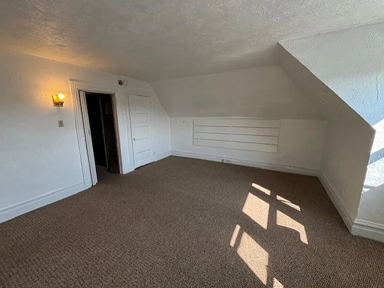 609 S Braddock Ave — Photo 16