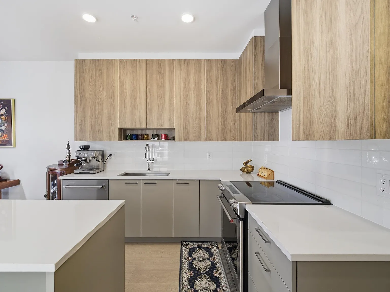 2 bed, 783 sqft, $2,700 — Photo 3