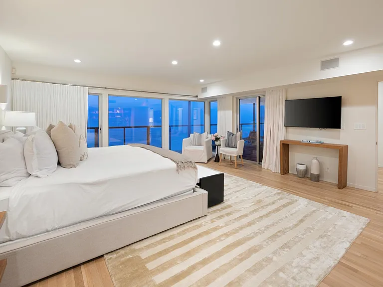Sleep soundly and undisturbed with black-out curtains for your comfort.