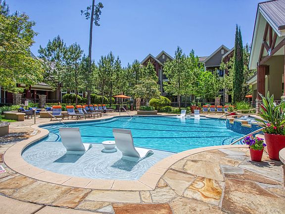 The Woodlands Lodge Pool