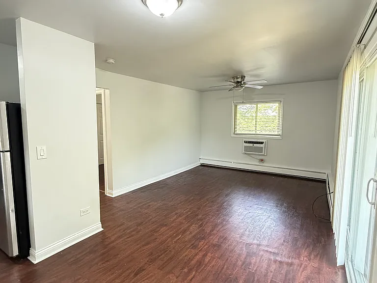 1080 N Wheeling Rd #301 — Photo 4