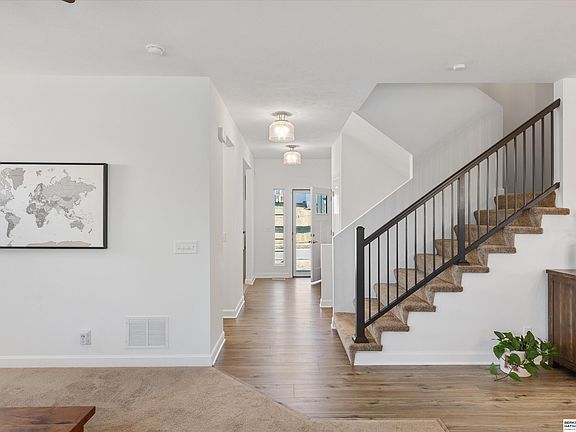 5th image of 5528 N 182nd St