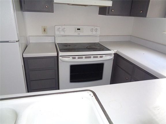 3rd image of 1011 Ennis Joslin Rd APT 116