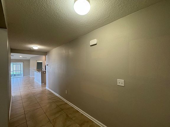 4th image of 604 Champion Ridge Dr