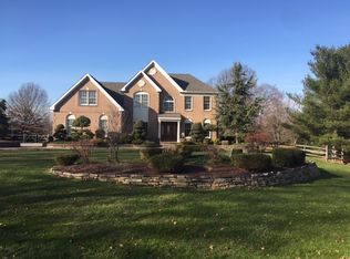 1 W Periwinkle Ln, Newark, DE 19711