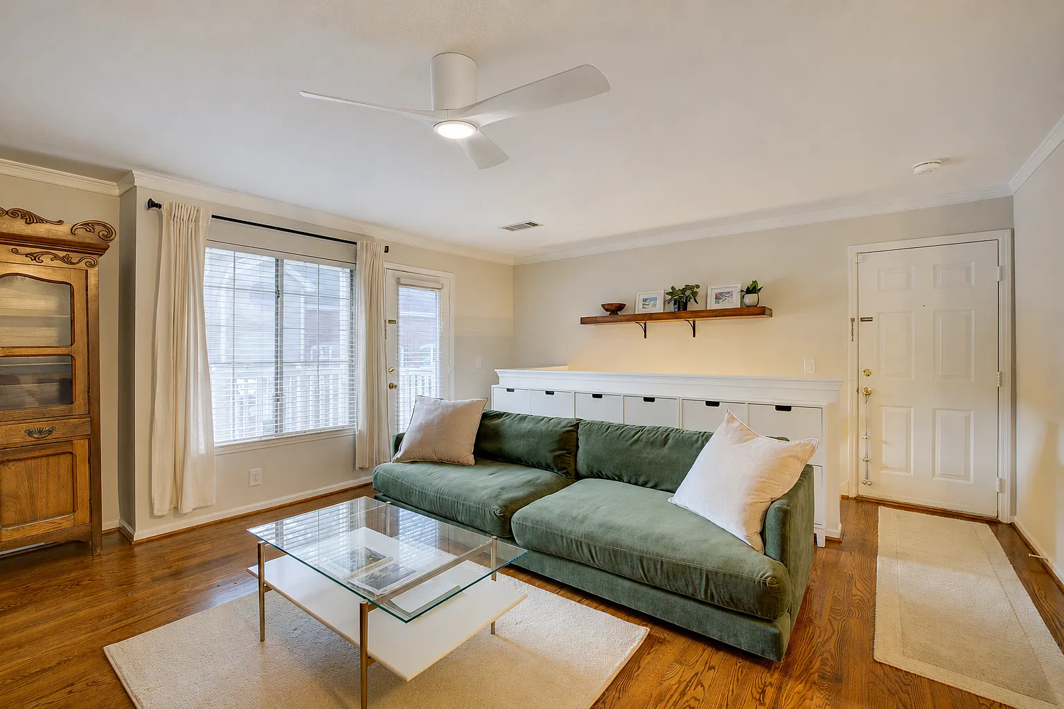 1 bed, 788 sqft, $2,400 — Photo 1