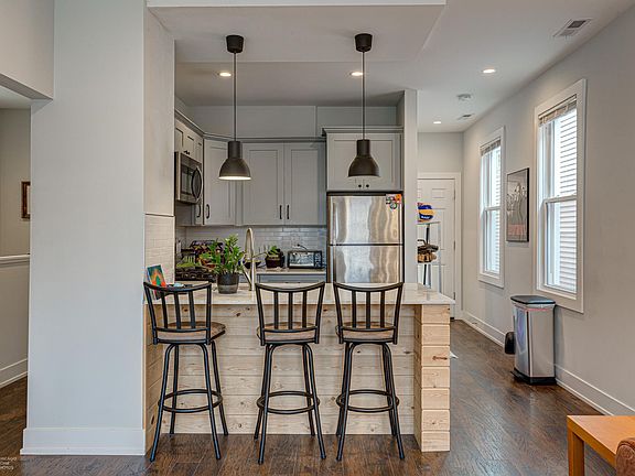 3rd image of 2529 N Wayne Ave #2F