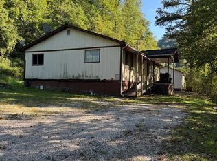 693 Emily Creek Rd, Pilgrim, KY 41250