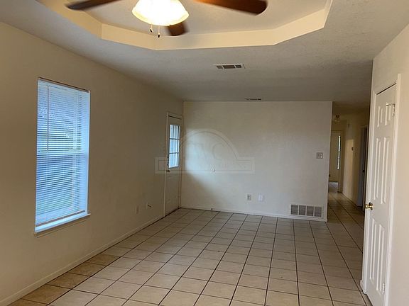4th image of 5305 Morning Glen Ln APT A