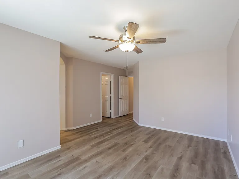 7302 S 253rd Ave — Photo 9
