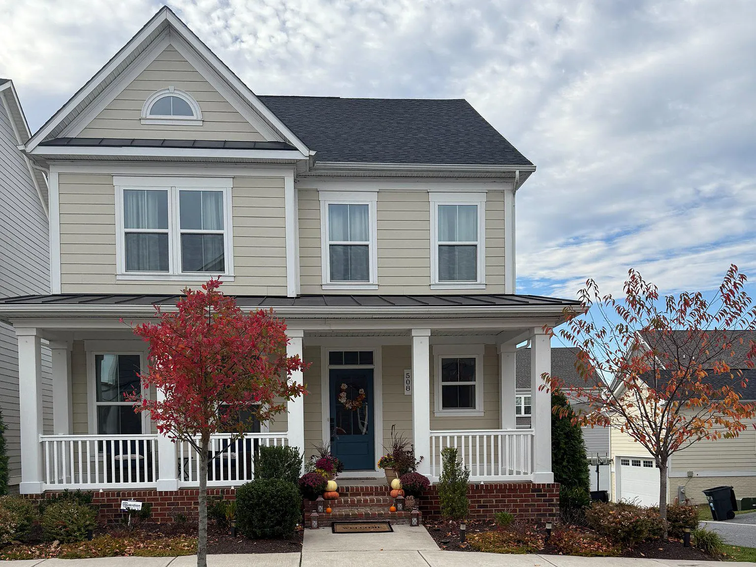 6 bed, 4.5 bath, 4216 sqft, $4,500 — Photo 3