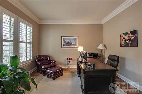 3rd image of 1520 Fleetwood Dr