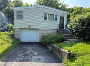 86 N Lake Ave, Troy, NY 12180