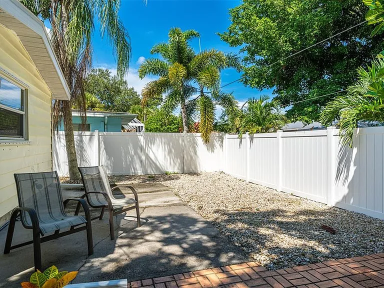 2363 Milford Cir — Photo 24