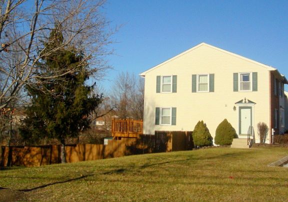 Fenced Yd & Open Space