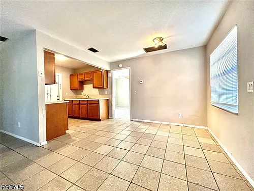 2262 Stella St Photo 1