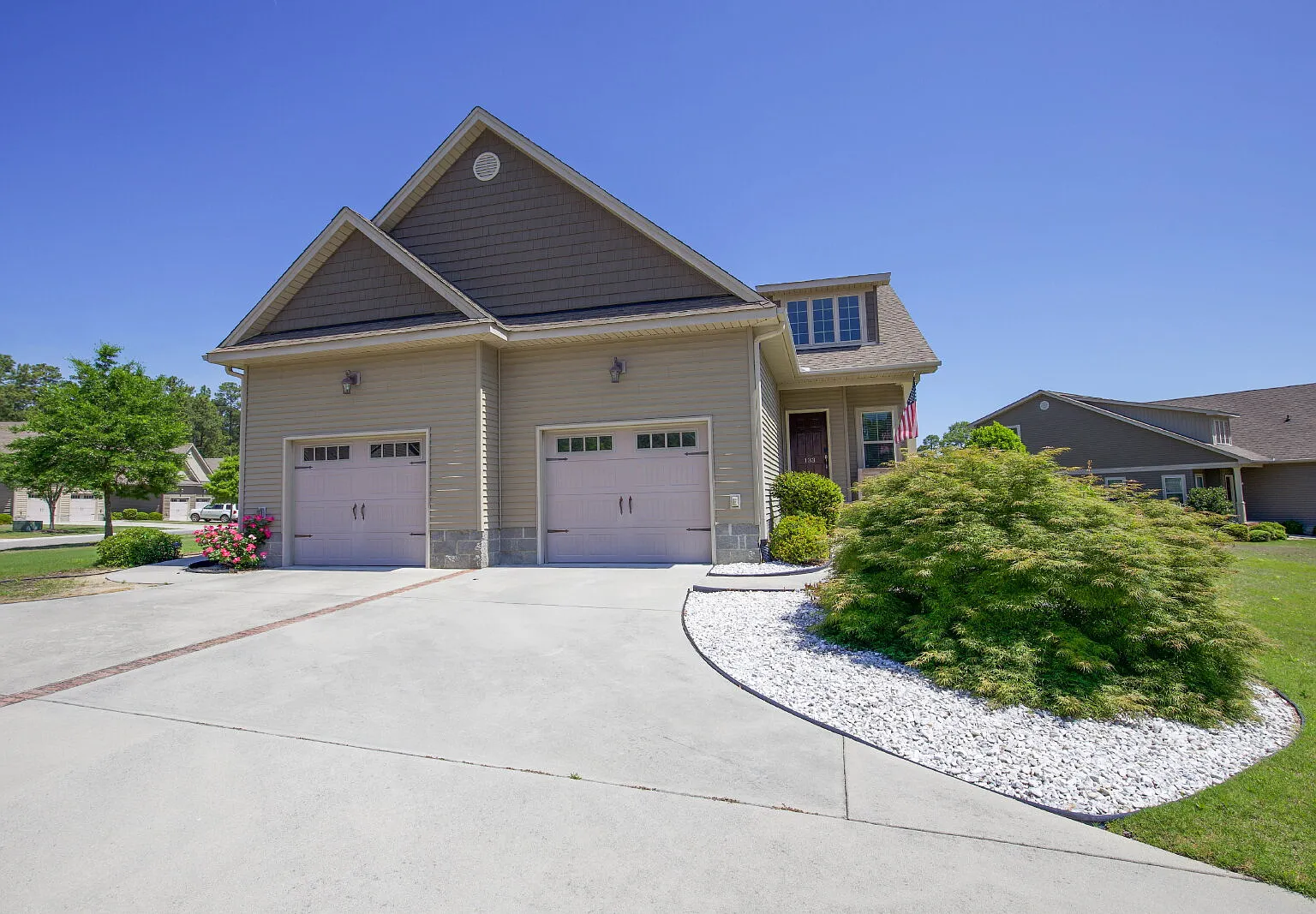 3 bed, 2.5 bath, 1460 sqft, $1,900 — Photo 1