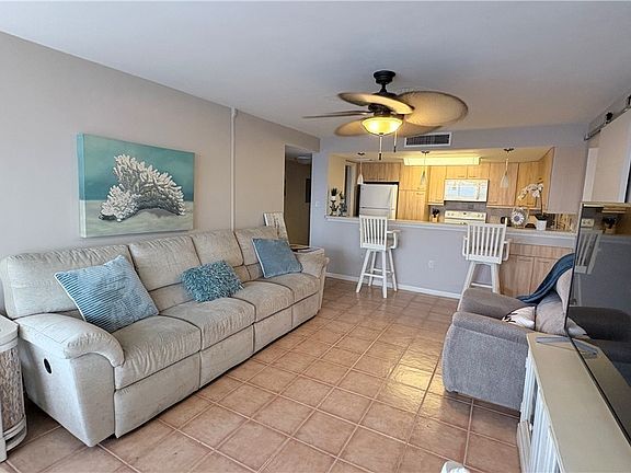 4th image of 1900 Clifford St APT 603