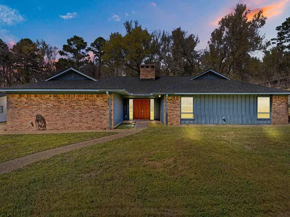 704 Pine St, Henderson, TX 75654