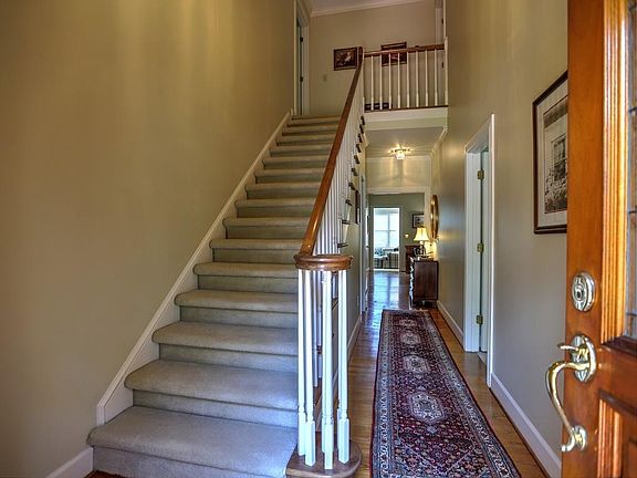 5th image of 563 N Palisades Cir SE