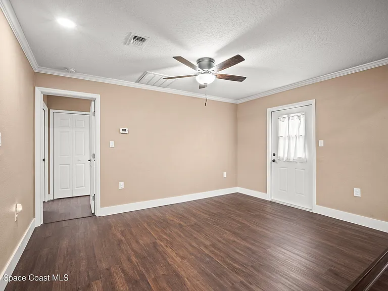 6424 Dane Ave — Photo 8