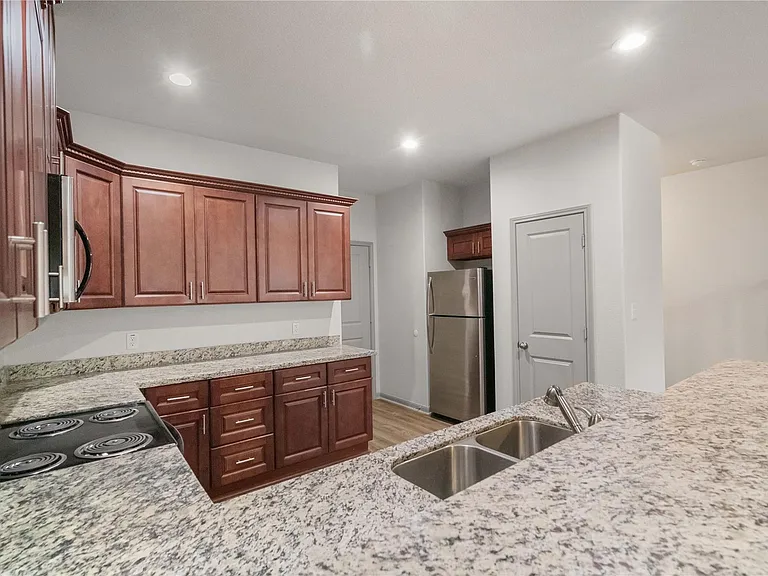 2702 Appian Way — Photo 7