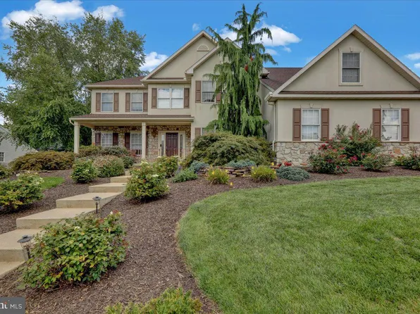 12 Fairwood Ave, Sinking Spring, PA 19608