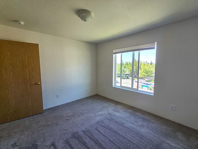 Camelot East Apartments — Photo 23