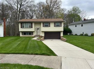 24437 Ridgeline Dr, Bedford Heights, OH 44146