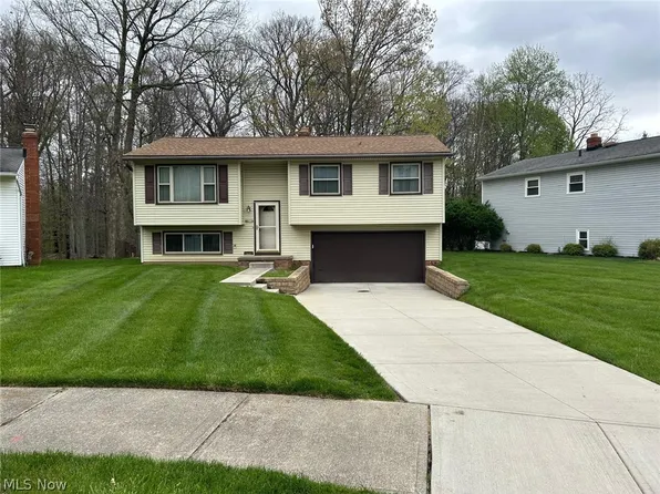 24437 Ridgeline Dr, Bedford Heights, OH 44146