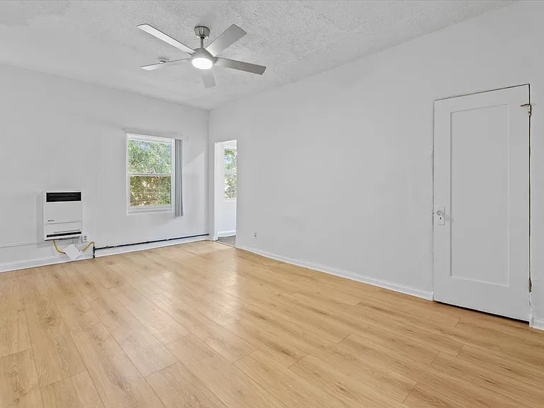 Madison Apartments — Photo 10
